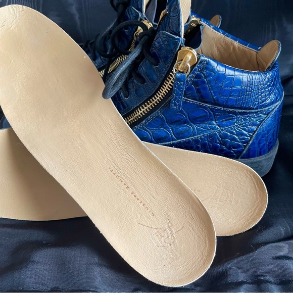 SOLD!! Giuseppe Zanotti Sneakers - Picture 4 of 8